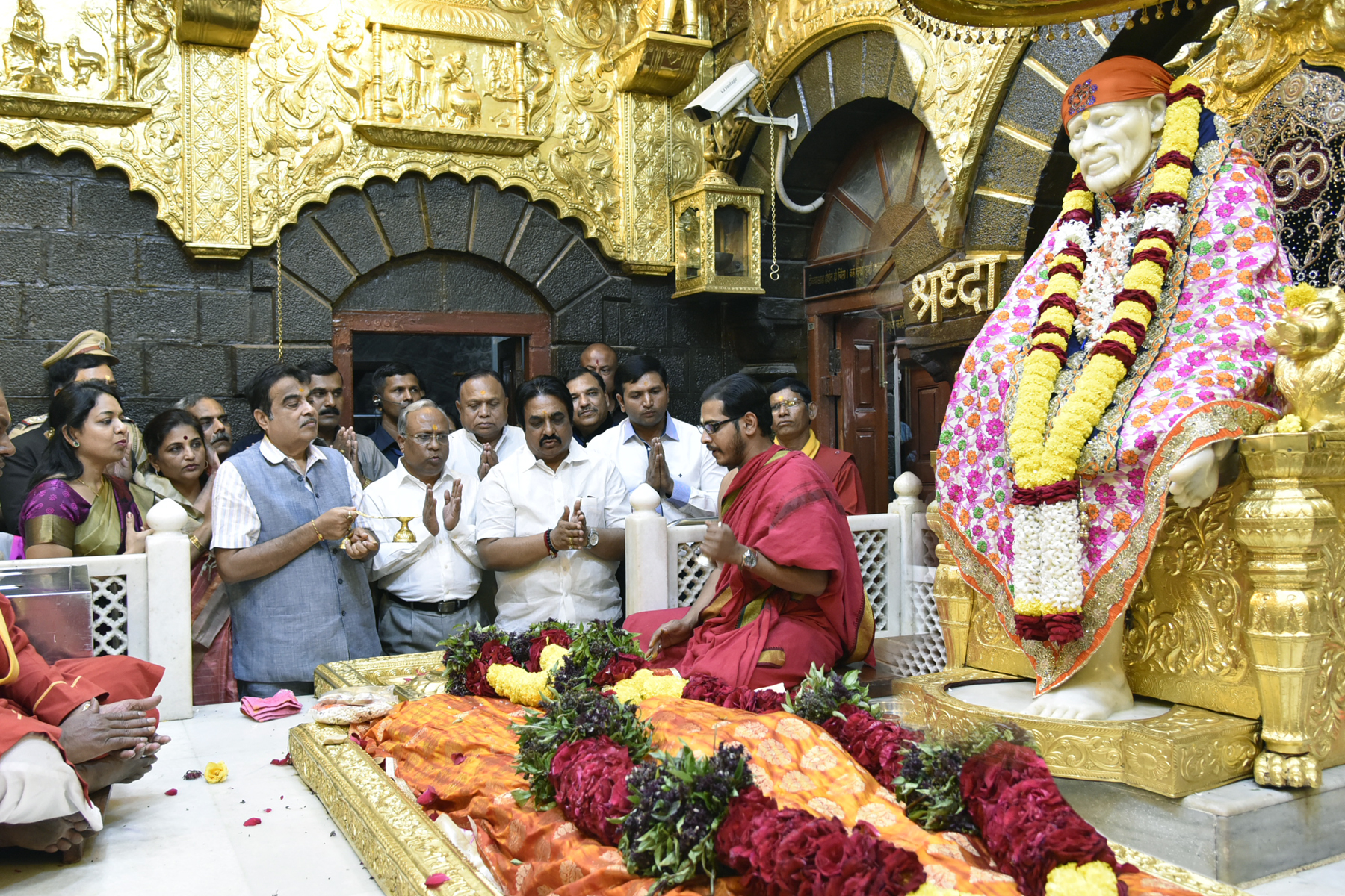 Sai Baba Aarti with Nitin Gadkari Saheb