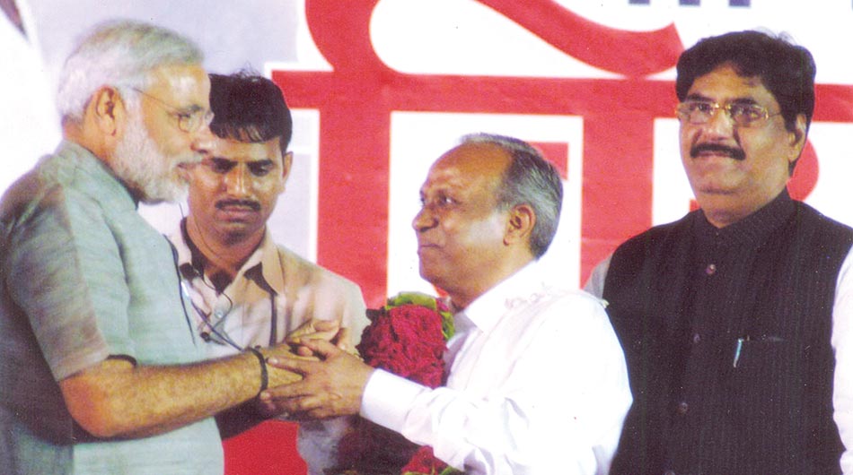 Sir With Narendra Modi and Munde Sir